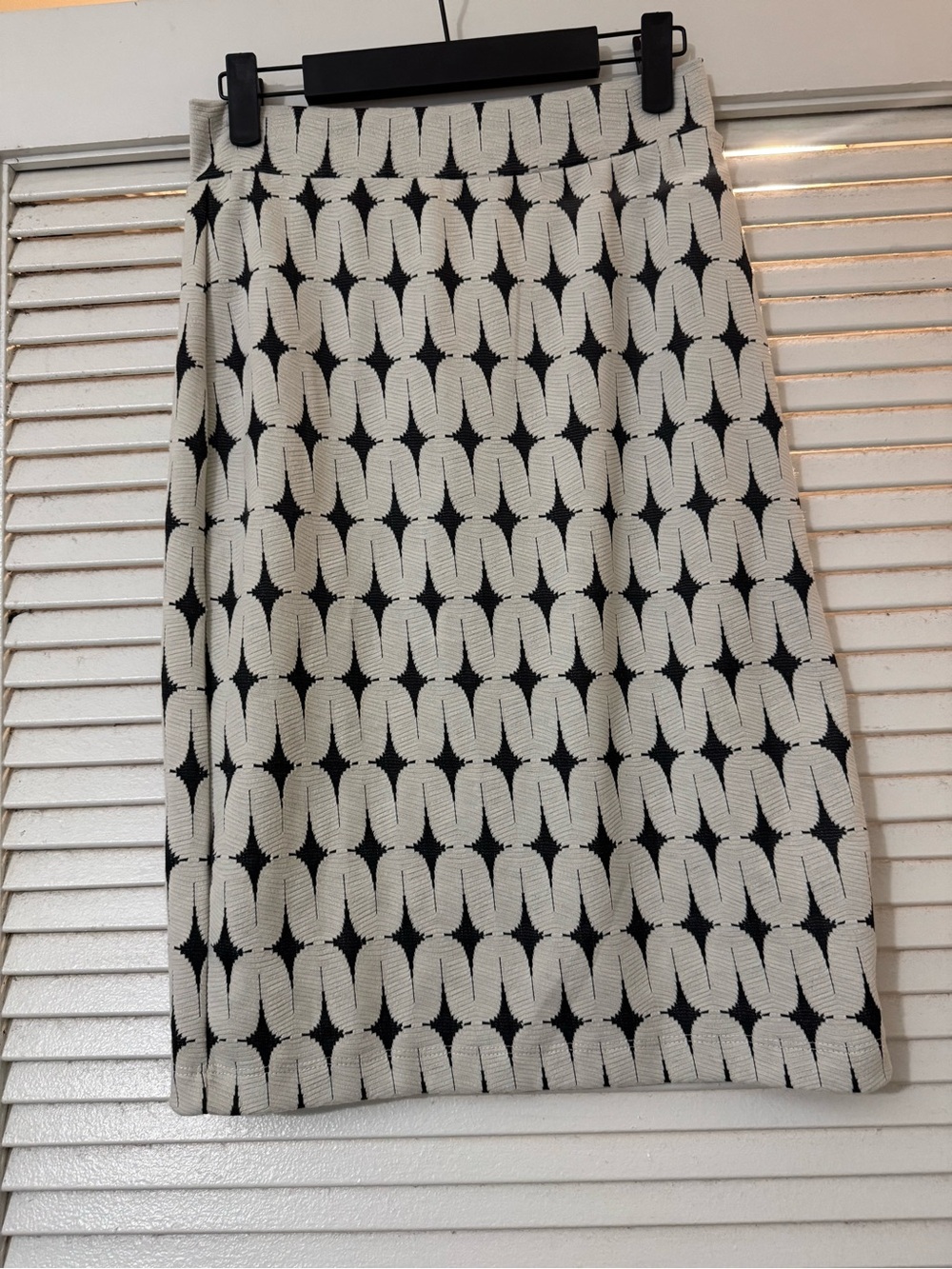 Renee C. Black and Cream Geometric Knit Pencil Skirt